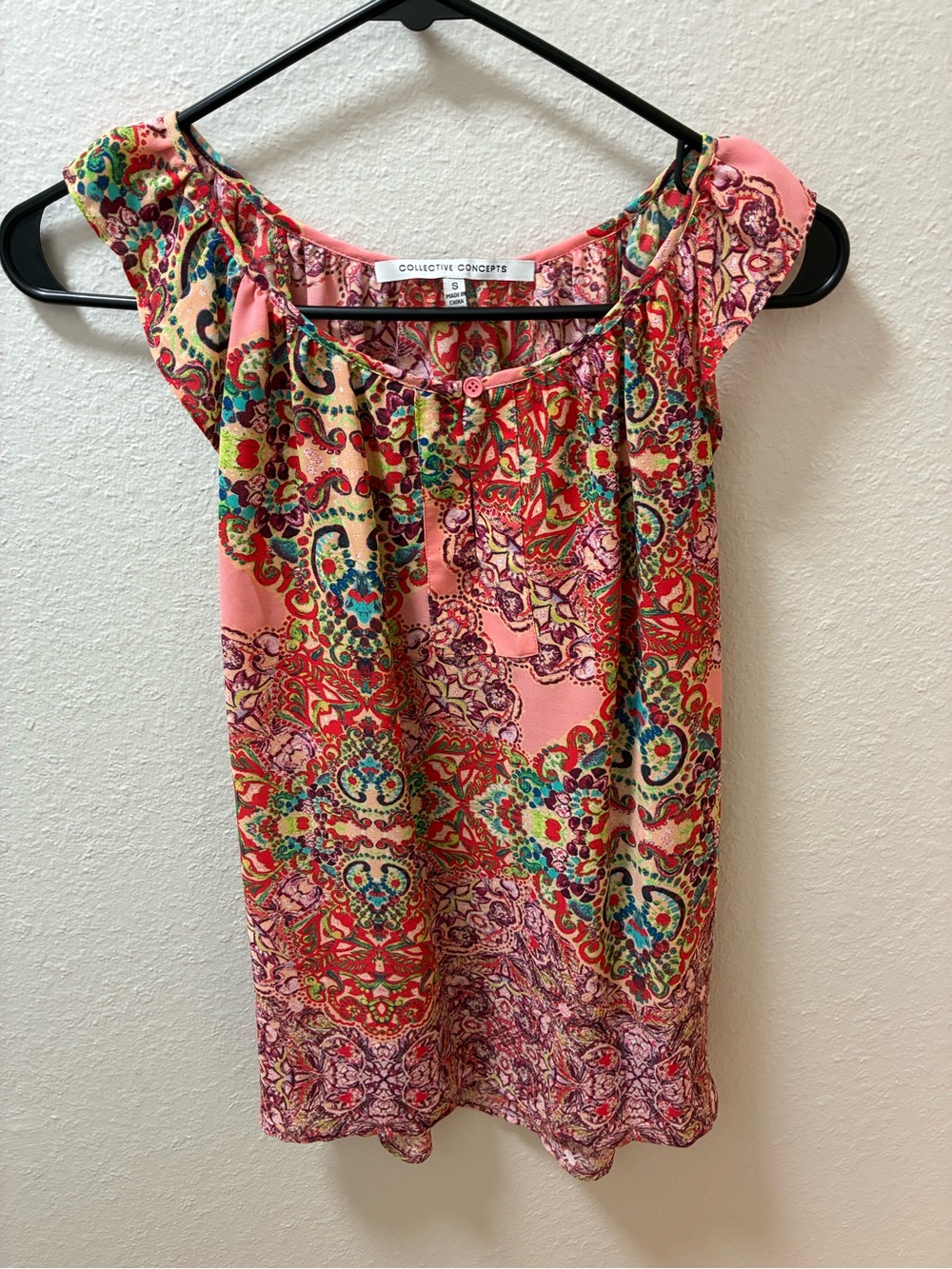 Collective Concepts Coral Paisley Flutter Sleeve Top